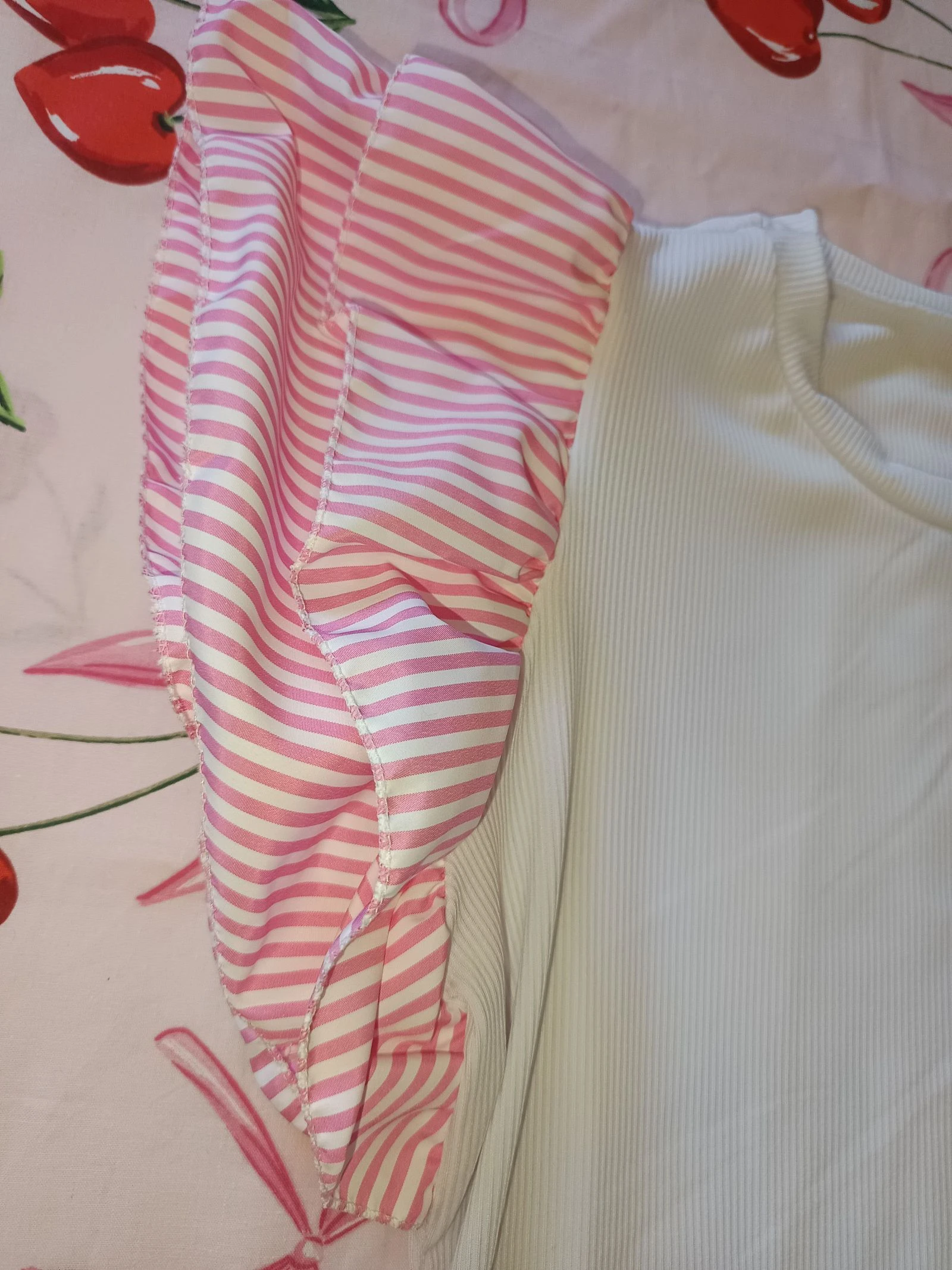 Camiseta canelada com babados rosa MODA / T-Shirt com babados rosa / Top com babados canelado – photo 2